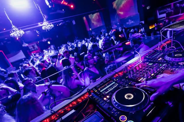 Costa Breve Barcelona VIP table