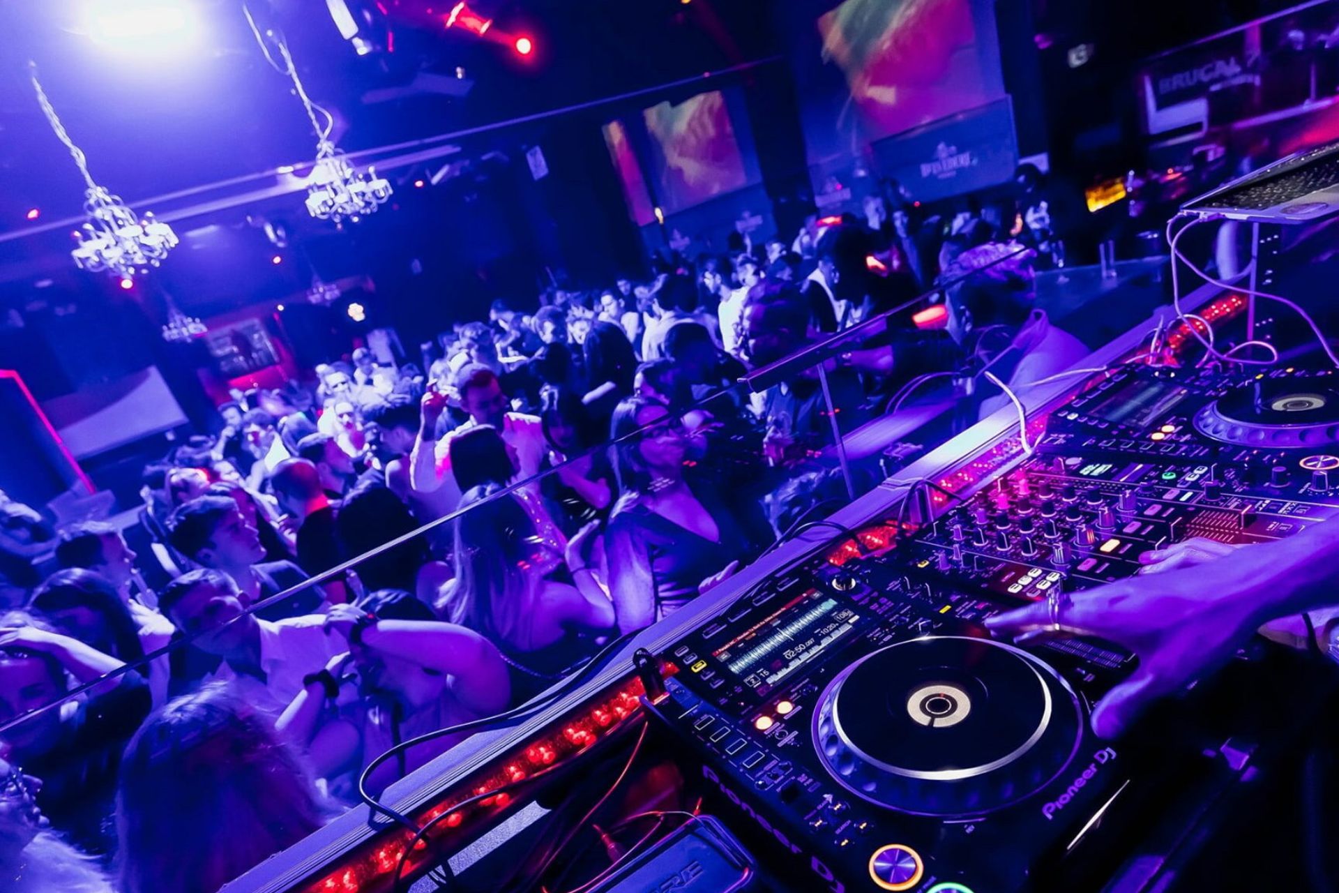 Costa Breve Barcelona VIP table