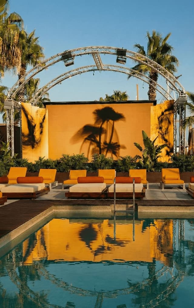 Sea Sea Club VIP table