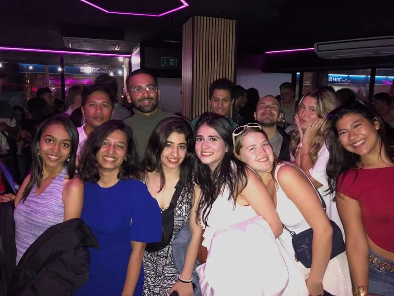 Ladies VIP access Barcelona — free entry, premium zone at top clubs